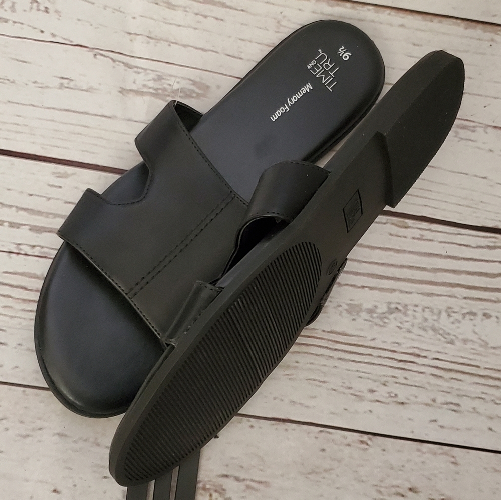Time and Tru women's vinyl core H band cutout sandals black size 8 1/2